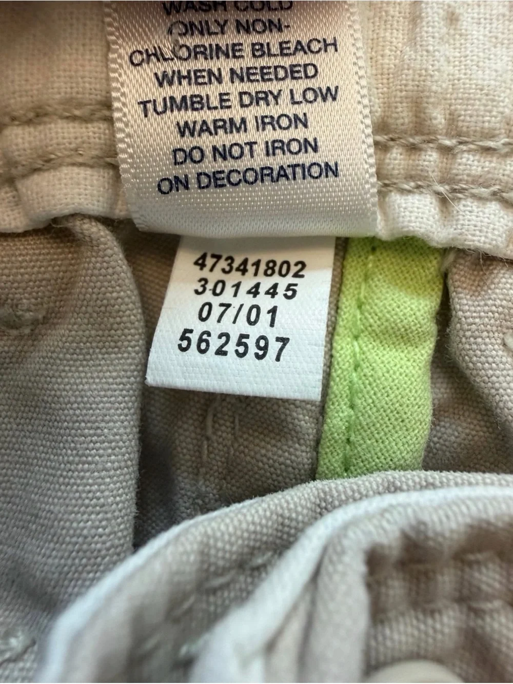 Vintage GAP Boys Cargo Shorts in Light Beige